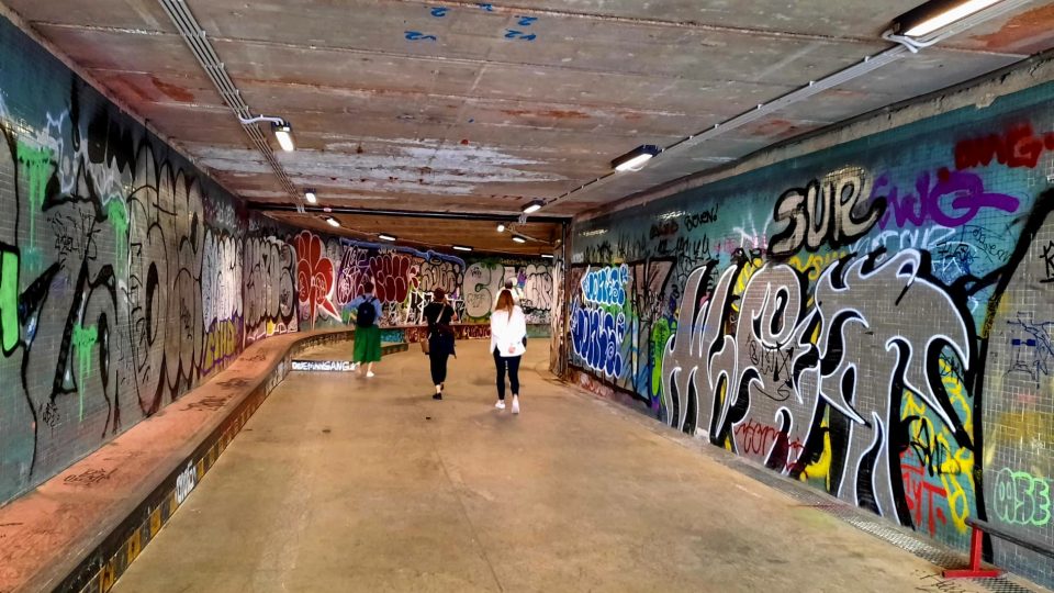 Část podchodů pod Hlávkovým mostem už slouží skateboardistům