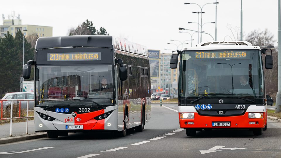 V Praze jezdí první elektrobus