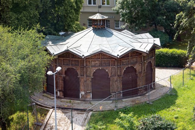 Kolotoč byl v Letenských sadech postaven v roce 1894 | foto: Národní technické muzeum